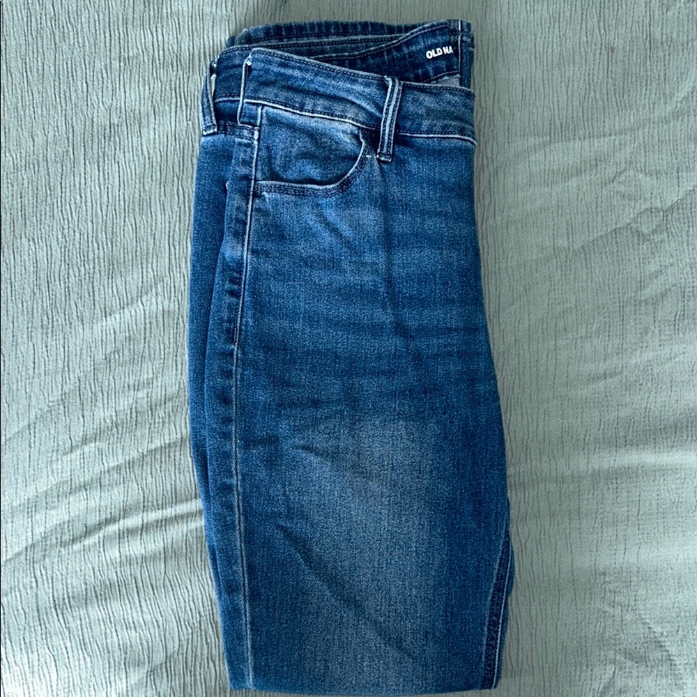 WORN ONCE Old Navy Women’s Mid-Rise Boot Cut Blue Jeans